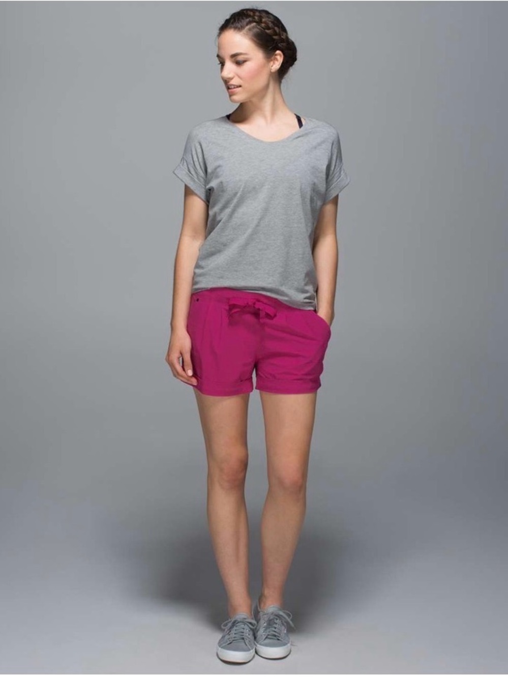 Lululemon Spring Break Away Shorts, size 6 in Jewelled Magenta